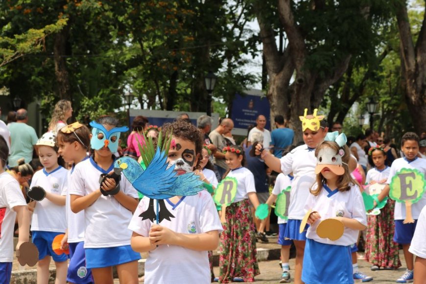 Itapira faz 204 anos com celebração e desfile cívico